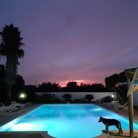 Breezes Bed & Breakfast 4*