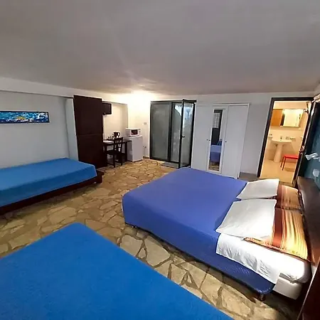 Breezes Oda ve Kahvaltı