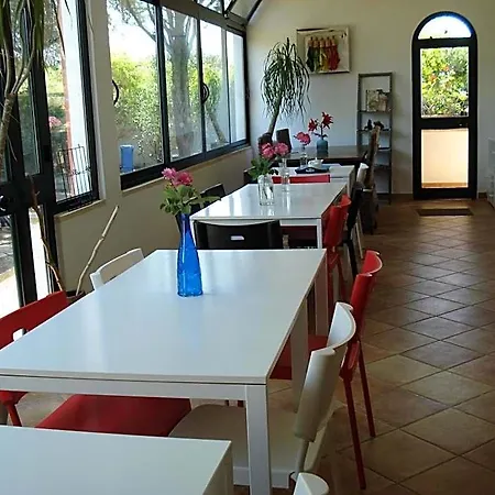Bed & Breakfast Breezes 4*
