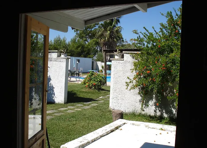 Breezes Bed & Breakfast 4*